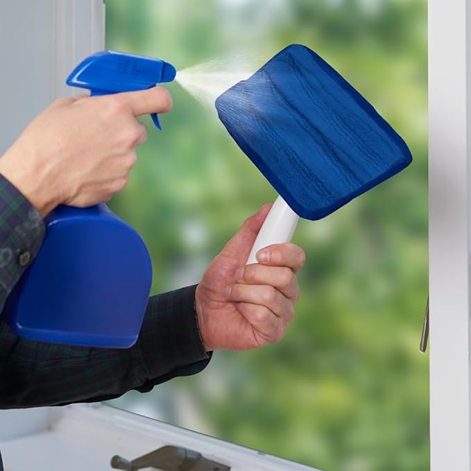 Unger Speed Clean with 4ft Pole and Extra Reusable Pads, Indoor Window Cleaner, Household Cleaning Supplies, Works with Glass and Natural Cleaners and Solutions, Attracts Dust and Dirt