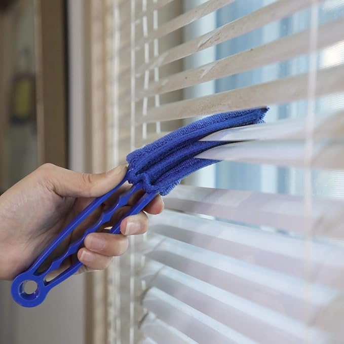 Hiware Window Blind Cleaner Duster Brush with 5 Microfiber Sleeves - Blind Cleaner Tools for Window Shutters Blind Air Conditioner Jalousie Dust