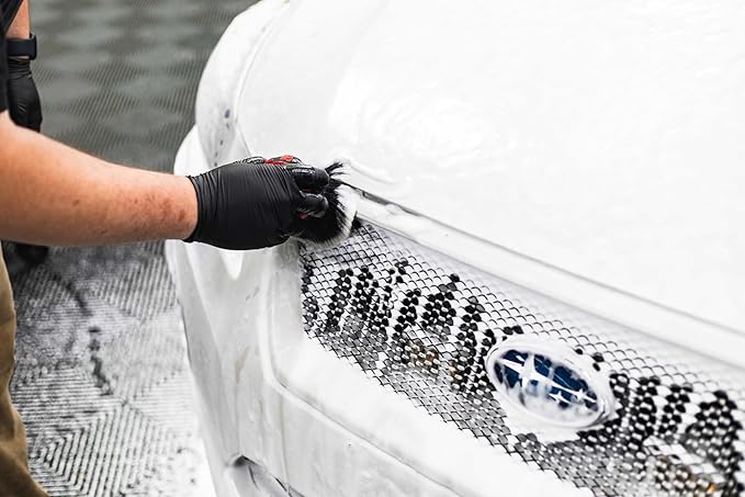 Detail Factory - Curveball XL Synthetic Brush - Ultra Soft Bristles, Comes with Storage Rack, Covers Large Area Inside or Outside Vehicles - Solar Flare