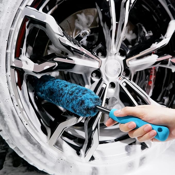 oesee PRO Choice 4 Pack Long Handle Wheel Brush Kit for Cleaning Wheel and Tire- 2X Soft Wheel Cleaning Brush, Detailing Brush and Stiff Tire Brush