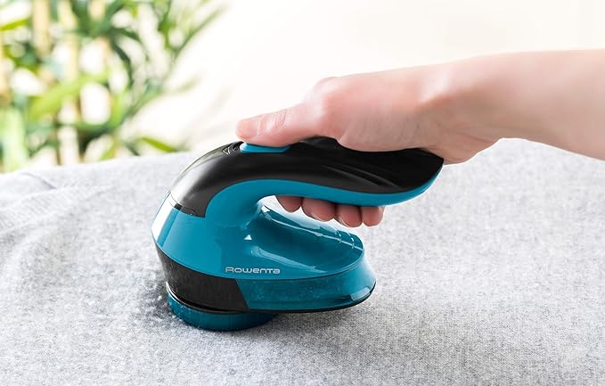 Rowenta JA1011 Portable Lint Remover Shaver with Adjustable Shave Height, Fabric Defuzzer, Blue