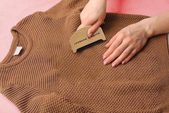 Sweater Comb - Cashmere Sweater Shaver Lint Scraper - Easy Grip Comb - Multifunction Fabric Clothes Shaver Pill Remover - Travel Pilling Remover Brush with Pouch